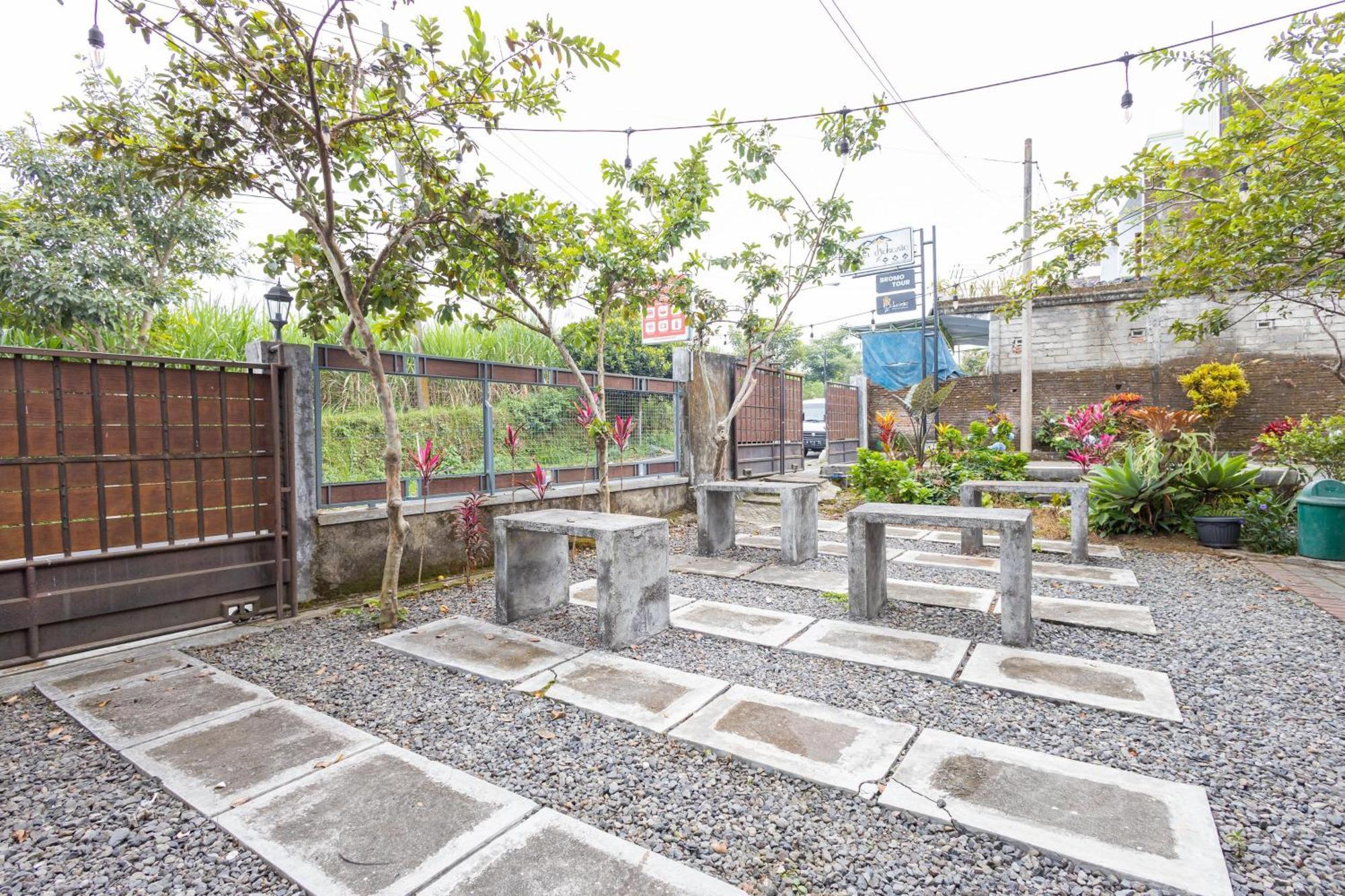 Reddoorz Syariah At Wisma Djokorio Poncokusumo مالانغ المظهر الخارجي الصورة
